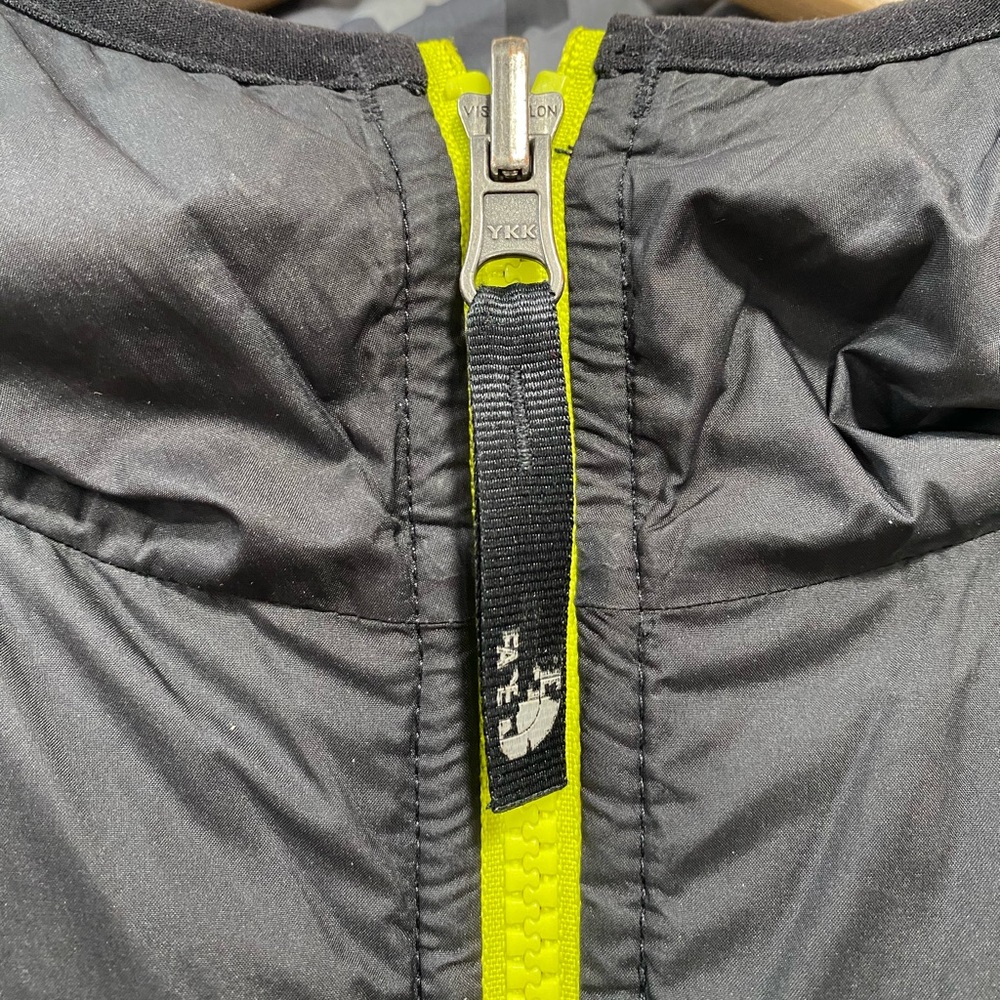 The North Face Black Neon Camo Reversible Puffer Jacket Boys XL Full Zip Coat - Picture 8 of 15
